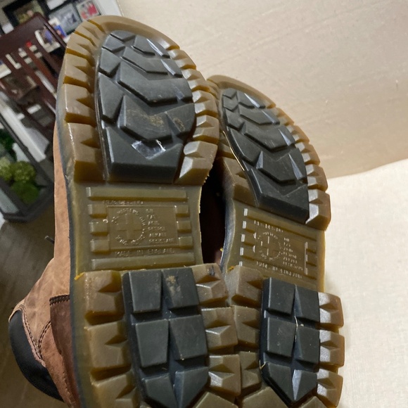 Dr. Martens work boots brown air wair 6 tie rivet oil resistant 12 lace up boots - Picture 5 of 11